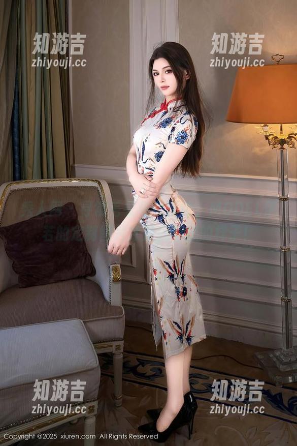 秀人网 - 寻常毛衣非我所欲，MODEL伊若的定制图片才是我幻想的样子！