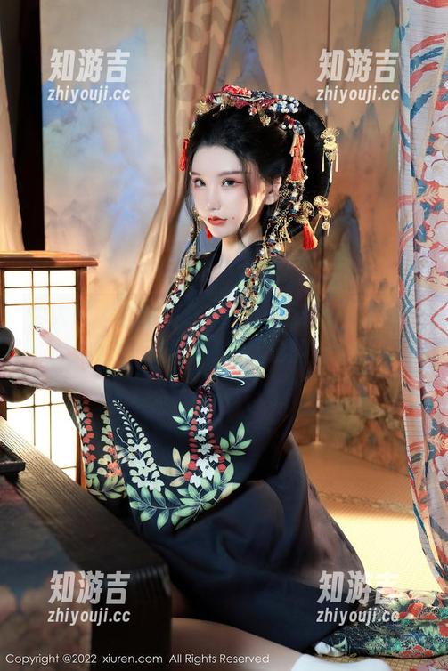 秀人网 - 优酱与连衣裙：在这组写真里，你能嗅到吗？那种无形的魅惑。