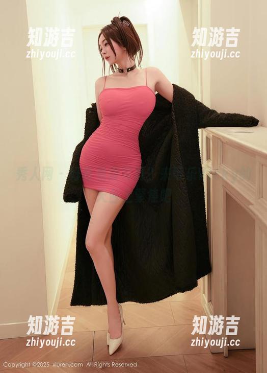 秀人网 - 好奇免费写真？来可乐Vicky的天台上聚焦吧