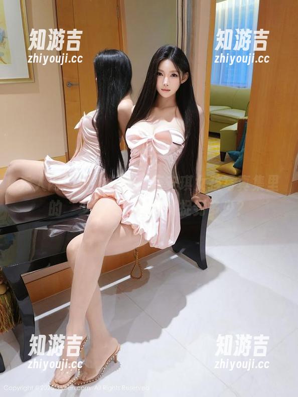 秀人网 - 轻松一拍，唐安琪女孩写真集里的“少女气”你能捕捉到多少？