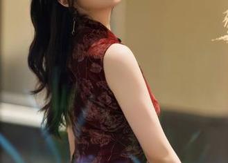 秀人网 – 李丽莎的最新秘书写真，图片里每个细节都像在跟我窃窃私语。