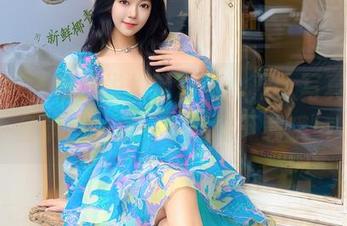 秀人网 – 模特悦悦带你飞，双人写真全网盘飘走，点一下就能下载哦！