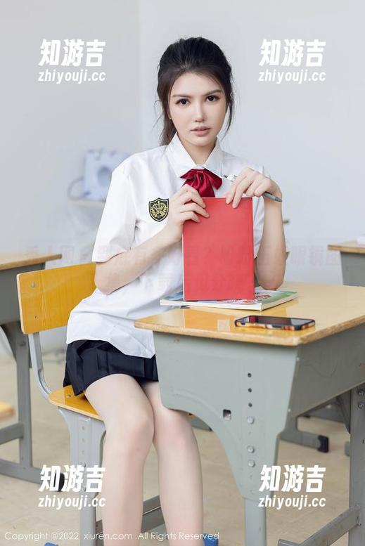 秀人网 - 到底有多好看？盼盼玉奴眼镜图集，下载后见分晓。
