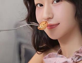 秀人网 – 特别版：麦田校服写真，满满的青春与那个时代的烦恼