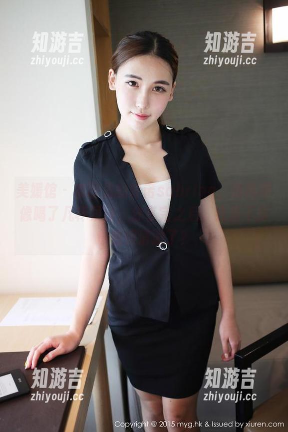 美媛馆 - 套图里的许诺sabrina，清纯得像喝了几杯果汁，分享完之后，我是不是也变得清澈了？