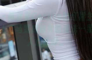 蜜桃社 – 陆萱萱Cecilia的红裙生图更新，这穿上立马变成仙女的魔法…果然得让人心痒痒。
