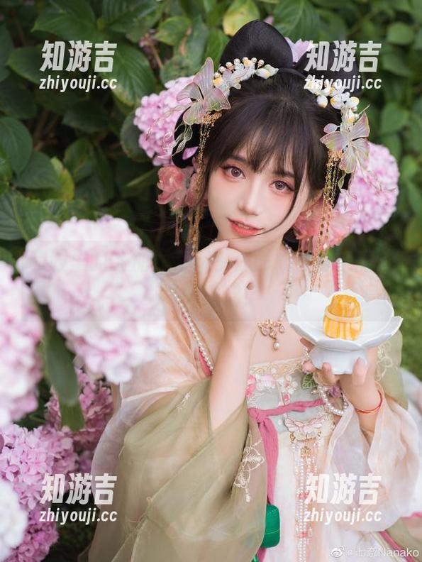 和服里的贰加六，似乎在耐心等待：高清镜头重启！