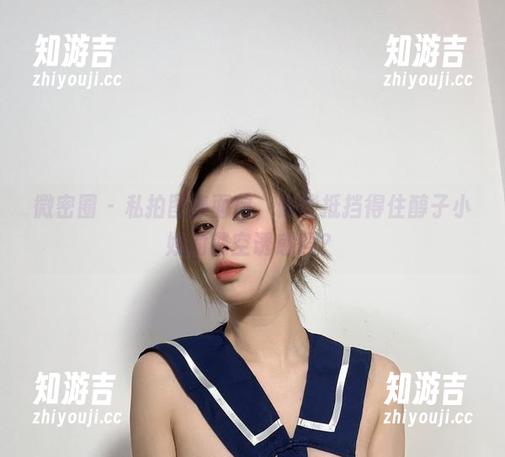 微密圈 - 私拍图集面前，你能抵挡得住醇子小姨的镂空诱惑吗？