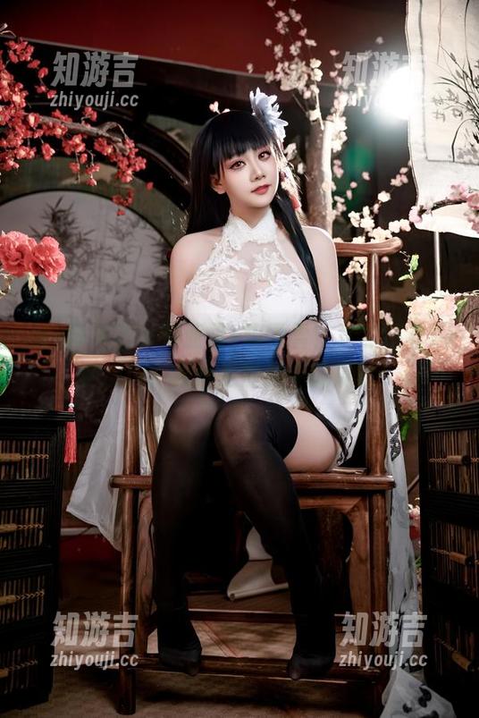 制服+早乙女芽亚里+阿雪雪，竟然还有这种操作？果然是原图中的赢家！