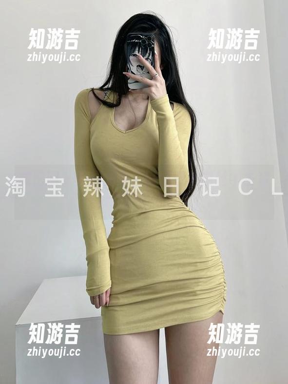 微密圈 - 美图分享：陈佩奇的白丝学生装，粉嫩藏心事？