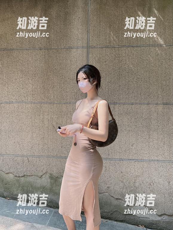 陈妮妮UNI 微密圈 - 陈妮妮UNI戴眼镜,超级模特变身图集下载必备,快来瞧瞧吧!