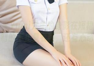 青豆客 – Yumi尤美的身影在短裙里舞动，定制的不止是衣服，还有心动吧？