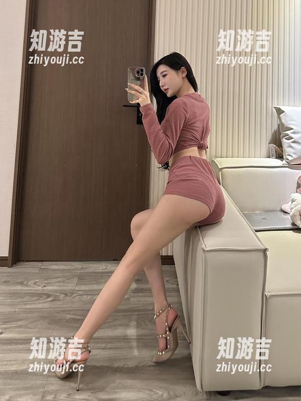 微密圈 - 图片看多了？试试黎允熙baby的紫色珍珠丁裤资源，保准眼前一亮！